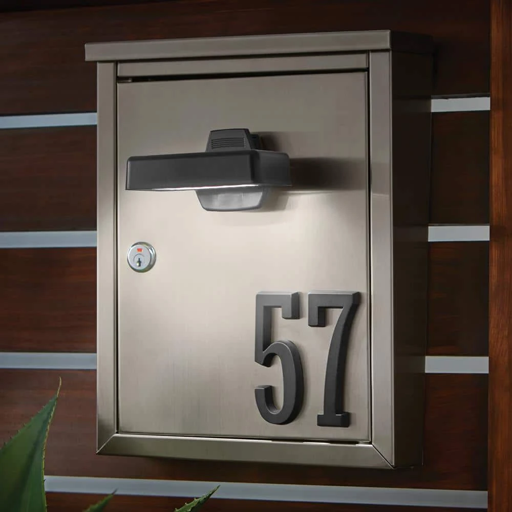 Solar 20 Lumens Black Outdoor Integrated LED Clip-On Light with Magnet; Weather/Water/Rust Resistant by Hampton Bay 5 Solar 20 Lumens Black Outdoor Integrated LED Clip-On Light with Magnet; Weather/Water/Rust Resistant by Hampton Bay - Image 5